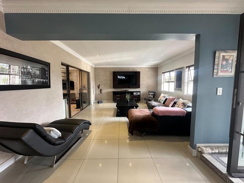 3 Bedroom Property for Sale in Gordons Bay Western Cape